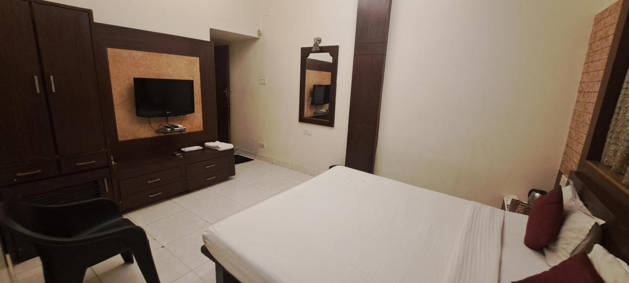 Hotel Shivam Pune Exterior photo